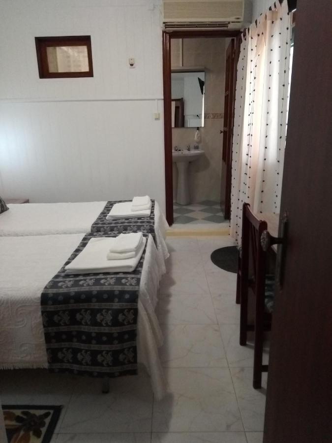 Residencial Antonio Mocisso Guesthouse Елваш Екстер'єр фото