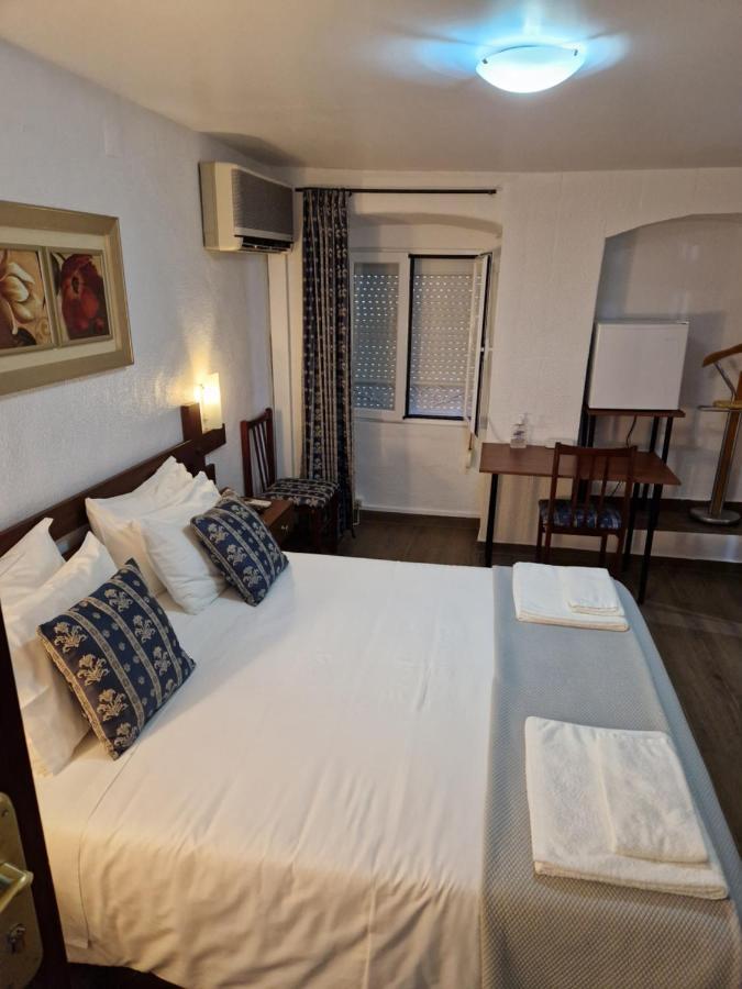 Residencial Antonio Mocisso Guesthouse Елваш Екстер'єр фото