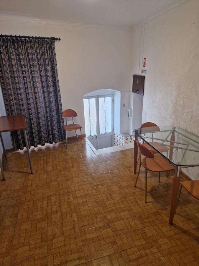 Residencial Antonio Mocisso Guesthouse Елваш Екстер'єр фото