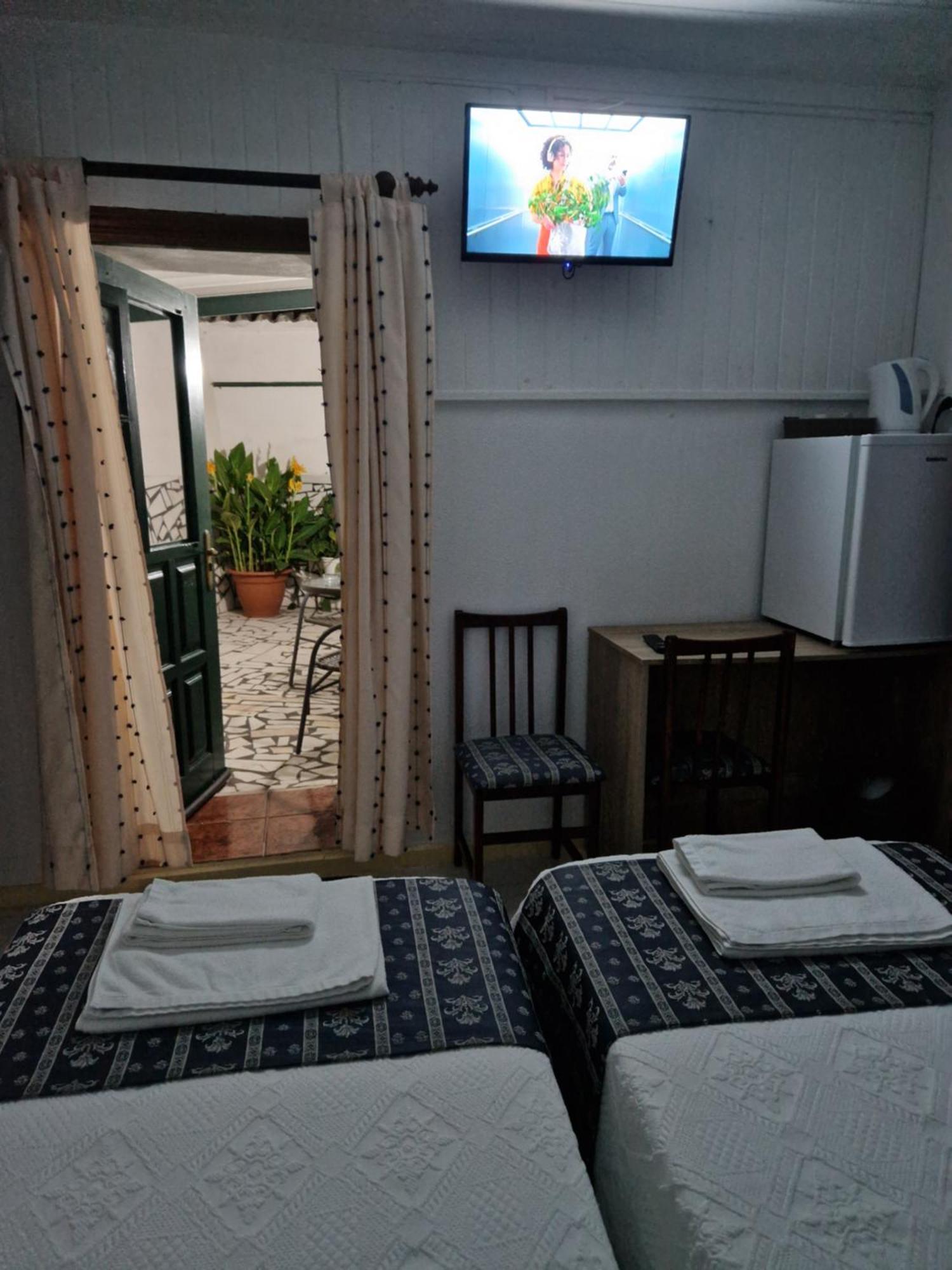 Residencial Antonio Mocisso Guesthouse Елваш Екстер'єр фото