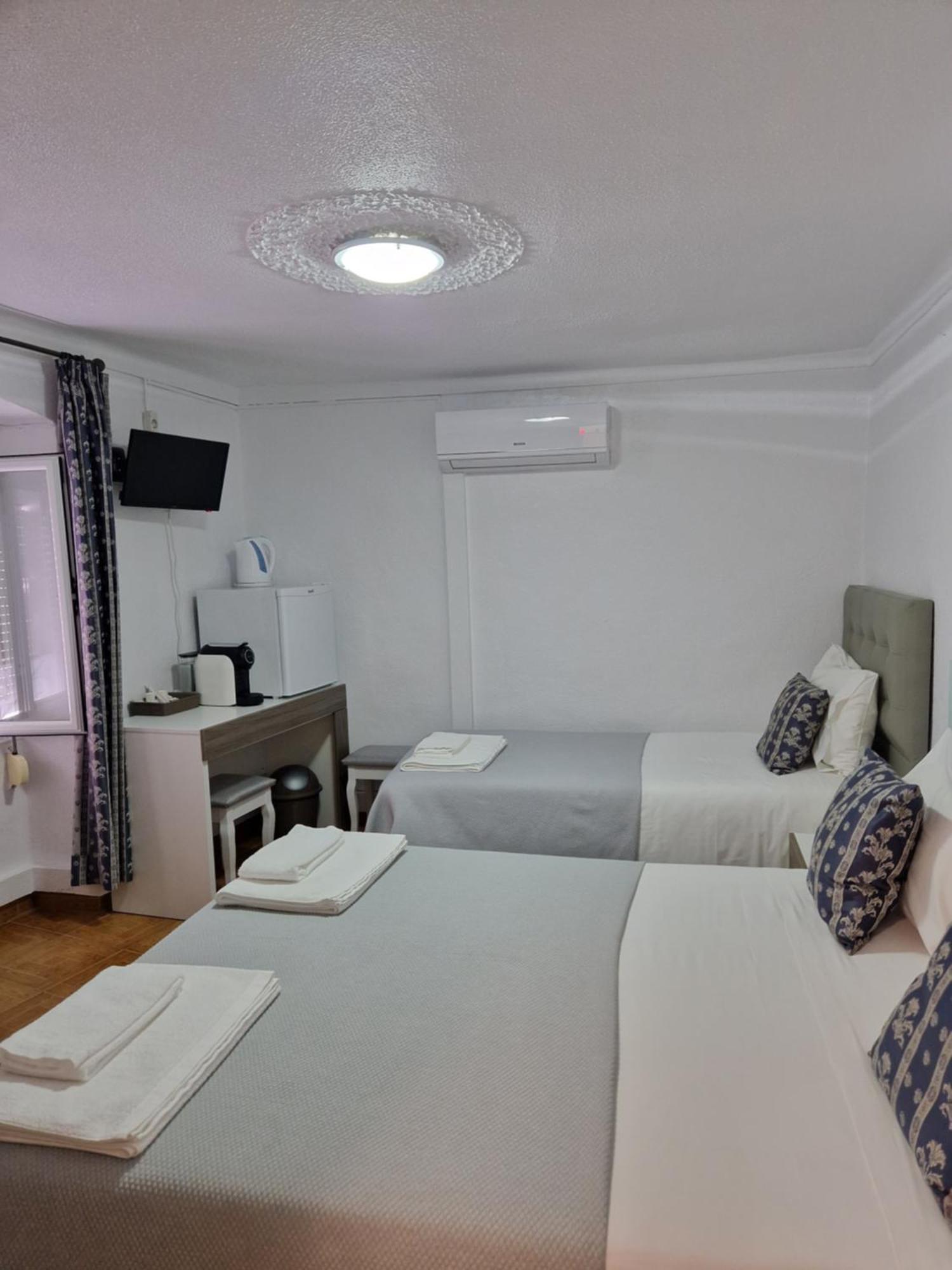 Residencial Antonio Mocisso Guesthouse Елваш Екстер'єр фото