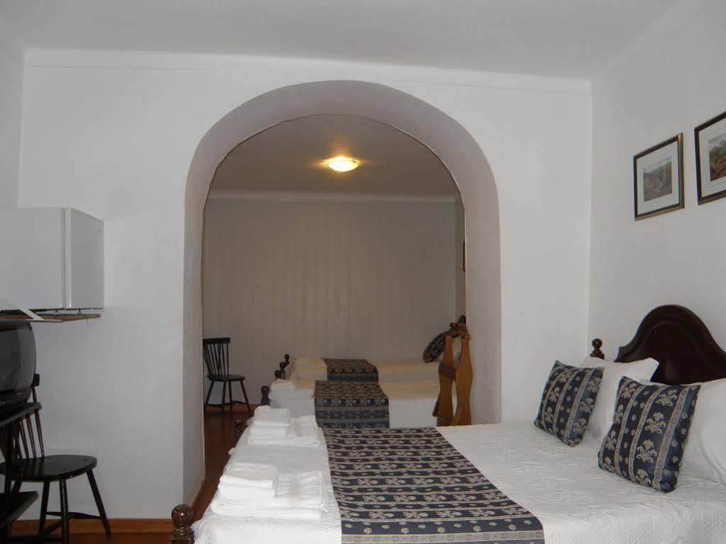 Residencial Antonio Mocisso Guesthouse Елваш Екстер'єр фото