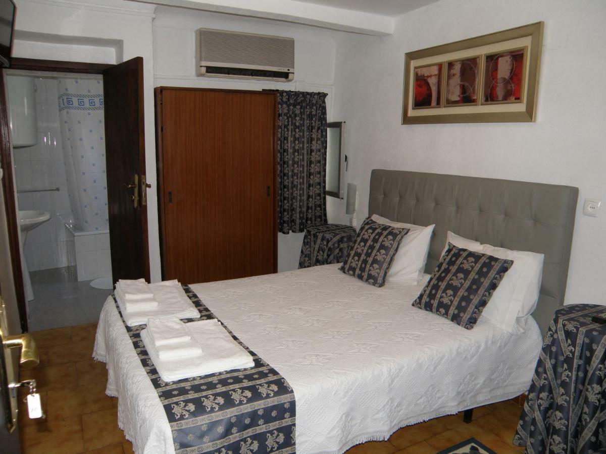 Residencial Antonio Mocisso Guesthouse Елваш Екстер'єр фото