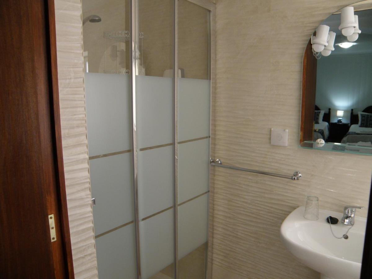 Residencial Antonio Mocisso Guesthouse Елваш Екстер'єр фото